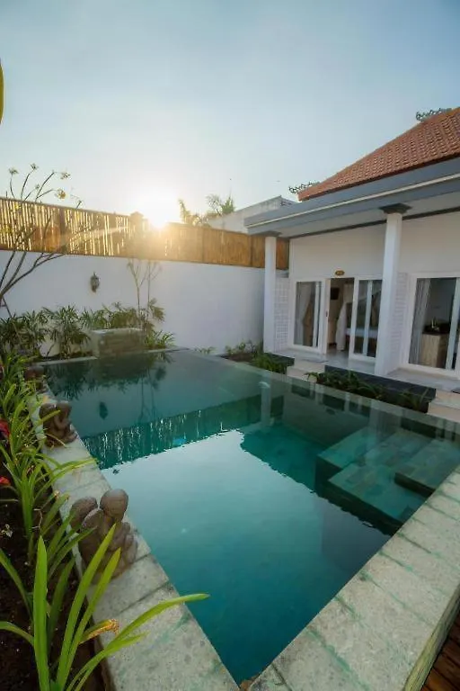 Gasthof Suite Room In Front Of Pool Seminyak